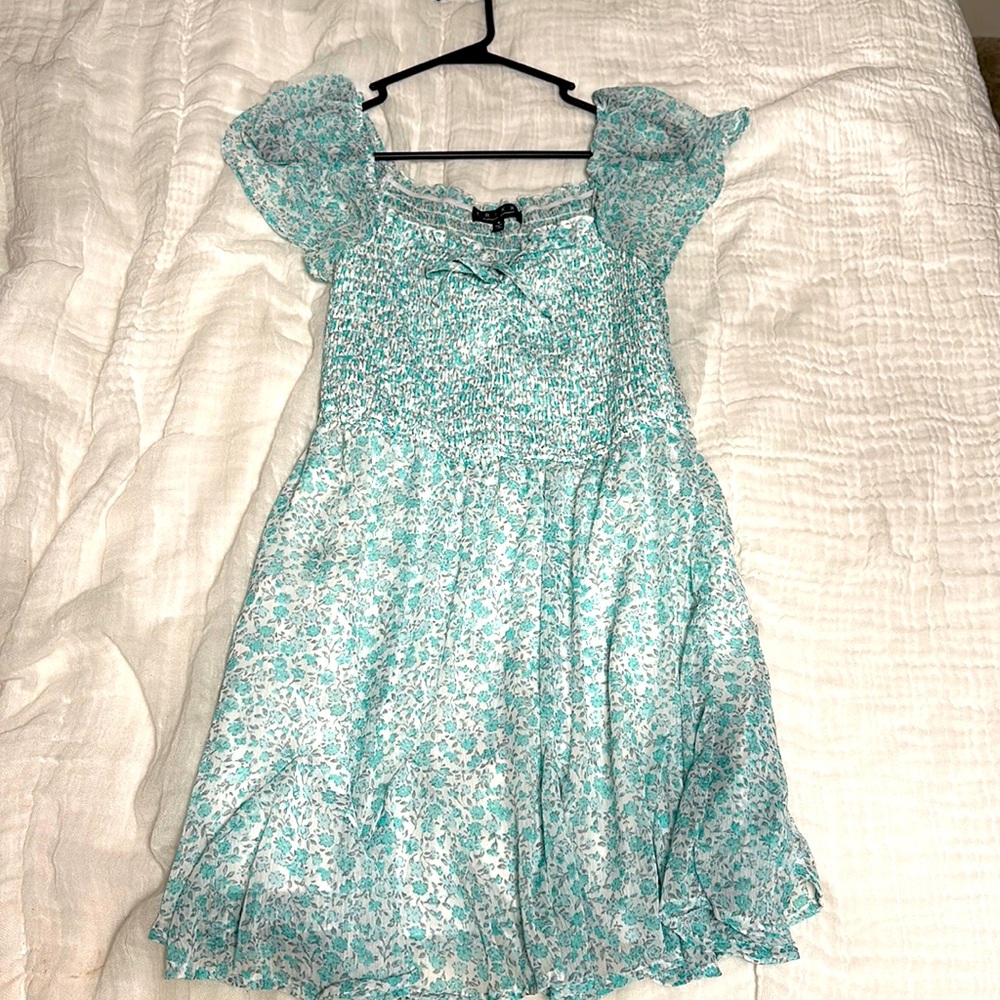 wore it to my aunts wedding but doesn’t look right with my skin tone!